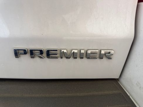 Used 2019 Chevrolet Suburban Premier AWD/4WD image 15