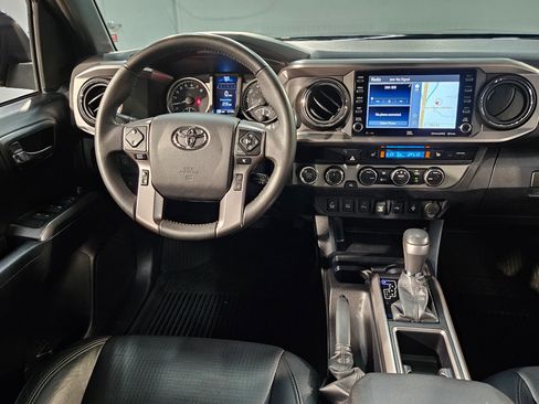 Used 2022 Toyota Tacoma Limited AWD/4WD image 9