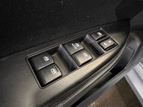 Used 2013 Subaru Legacy 2.5i Premium w/ All-Weather Pkg image 19