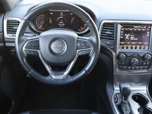 Used 2018 Jeep Grand Cherokee Altitude image 20