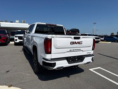 Used 2024 GMC Sierra 1500 AT4 w/ Technology Package AWD/4WD image 3