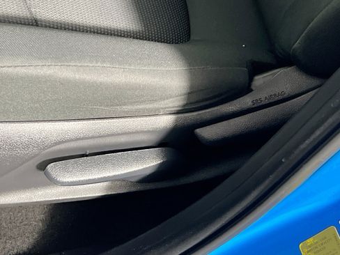 Used 2019 Toyota RAV4 LE image 15