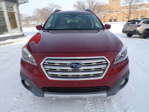 Used 2015 Subaru Outback 2.5i Limited image 2