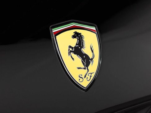 Used 2010 Ferrari California image 27