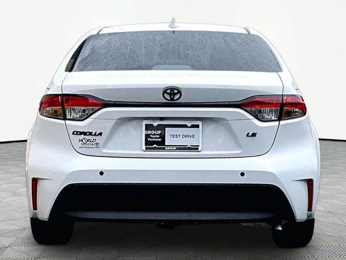 Used 2025 Toyota Corolla LE FWD image 5