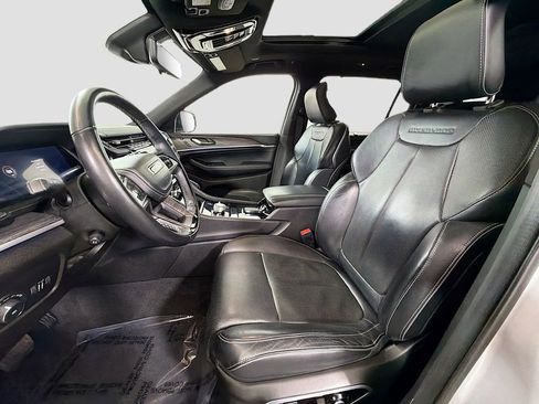 Used 2022 Jeep Grand Cherokee L Overland w/ Advanced Protech Group III AWD/4WD image 21