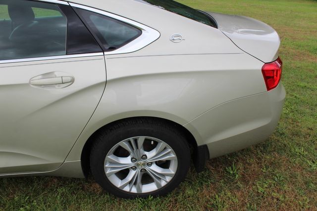 Used 2015 Chevrolet Impala LT w/ Convenience Package FWD image 10
