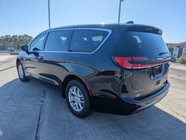 New 2026 Chrysler Pacifica Select FWD image 6