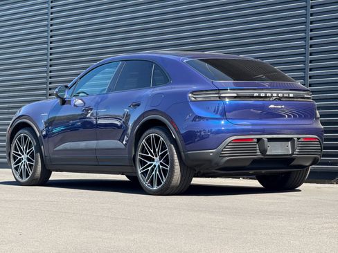 Certified 2025 Porsche Macan 4 Electric AWD/4WD image 4