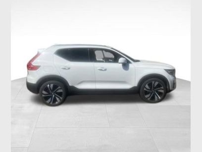Used 2025 Volvo XC40 B5 Plus