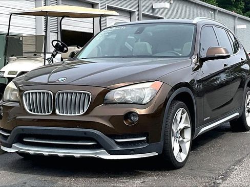 Used 2015 BMW X1 sDrive28i RWD image 2