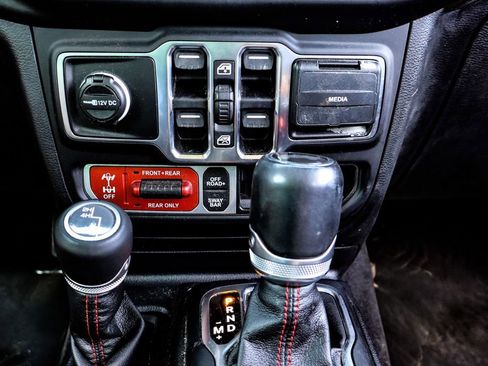 Used 2021 Jeep Wrangler Unlimited Rubicon w/ Cold Weather Group image 30