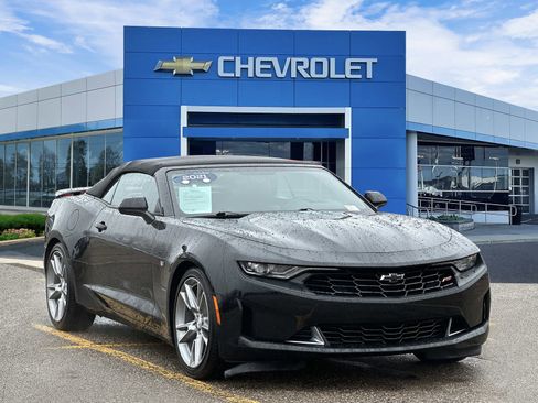 Certified 2021 Chevrolet Camaro LT w/ RS Package image 6