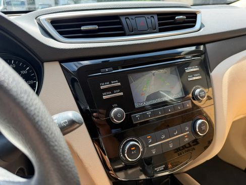 Used 2016 Nissan Rogue S w/ Appearance Package AWD/4WD image 34