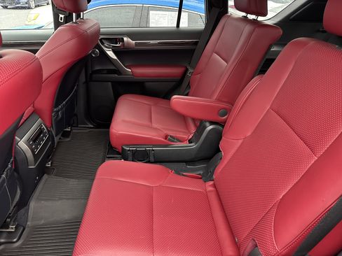 Used 2023 Lexus GX 460 Luxury w/ Sport Design Package image 11