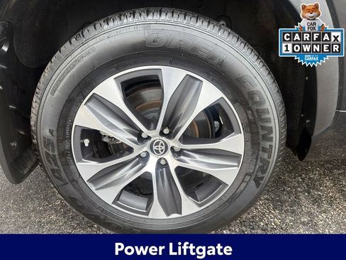 Used 2023 Toyota Highlander XLE AWD/4WD image 14