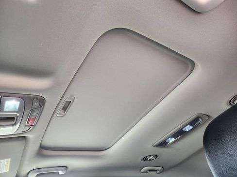 Used 2025 Kia Telluride EX w/ EX Captain's Chair Package image 16