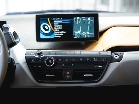 Used 2015 BMW i3 w/ Range Extender image 32