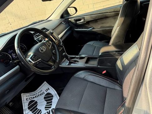 Used 2017 Toyota Camry SE FWD image 12