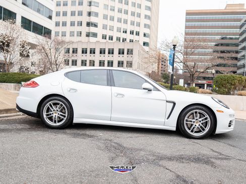 Used 2016 Porsche Panamera 4 image 8