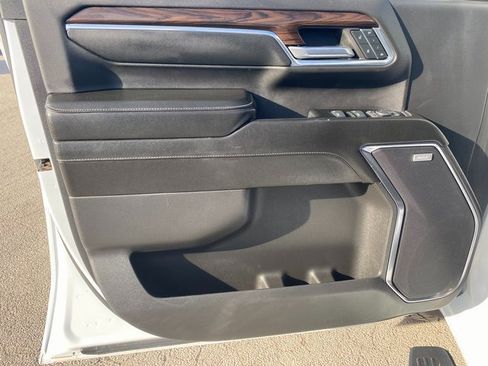 Used 2024 GMC Sierra 3500 SLT w/ SLT Premium Package image 10