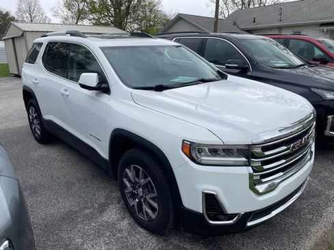 Used 2023 GMC Acadia SLT w/ Preferred Package image 3