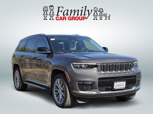Used 2023 Jeep Grand Cherokee L Summit w/ Advanced Protech Group IV AWD/4WD image 2