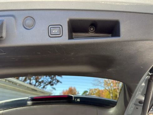 Used 2023 Chevrolet Equinox LT image 23