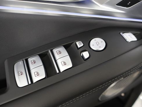 Used 2024 BMW XM image 44