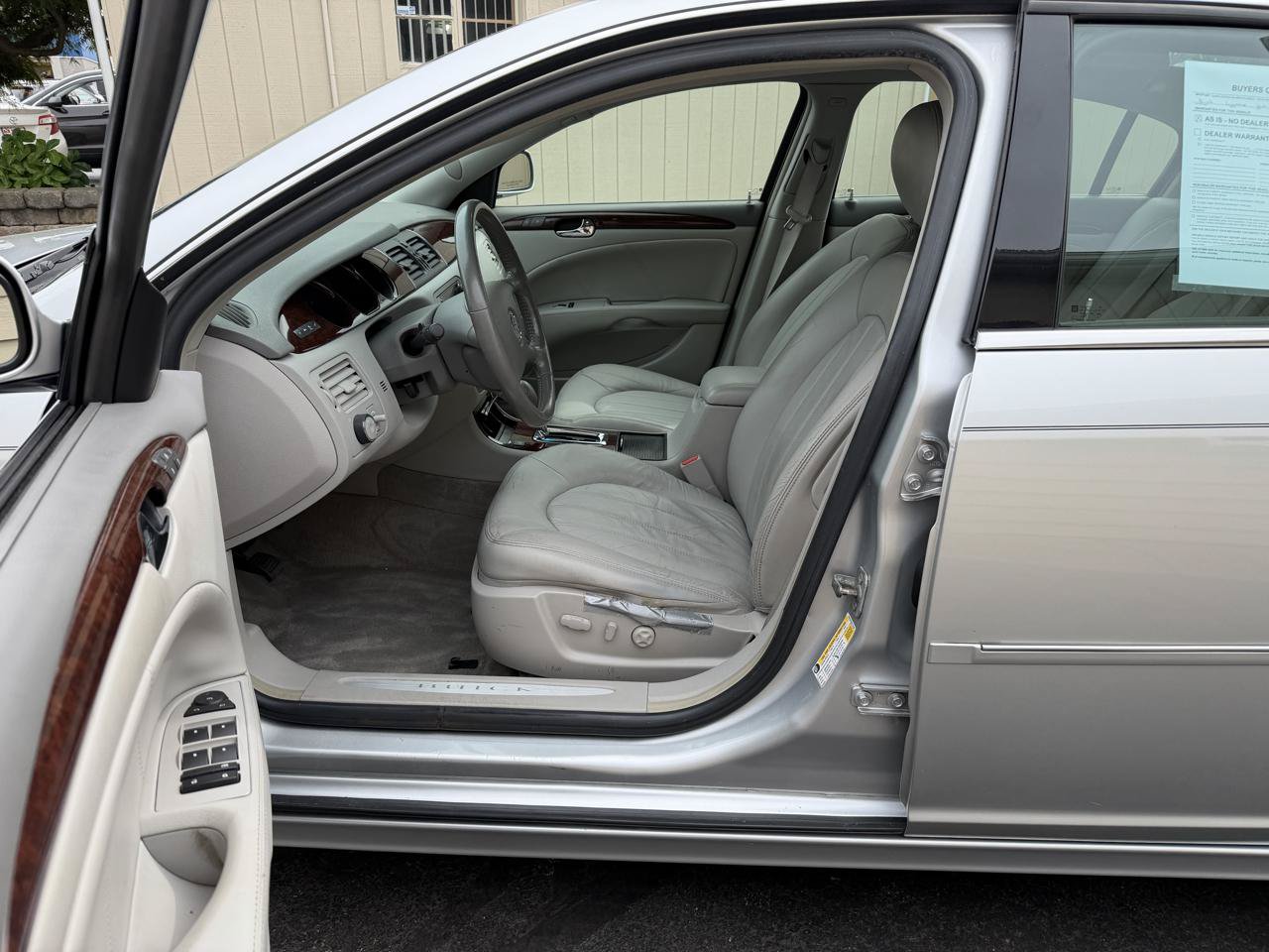 Used 2010 Buick Lucerne CXL FWD image 13