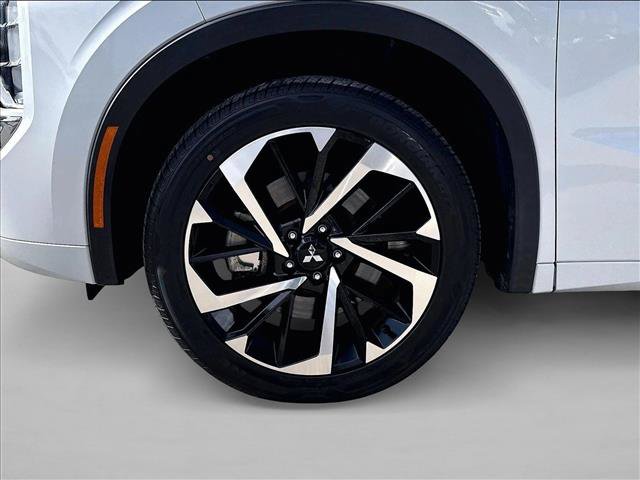 Used 2023 Mitsubishi Outlander SEL FWD image 10