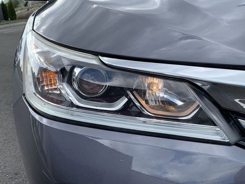 Used 2017 Honda Accord LX image 9