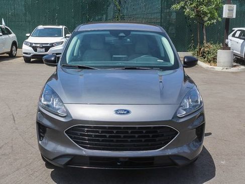 Used 2022 Ford Escape SE w/ SE Sport Appearance Package AWD/4WD image 2