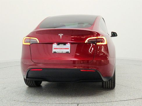 Used 2024 Tesla Model Y Long Range AWD/4WD image 6