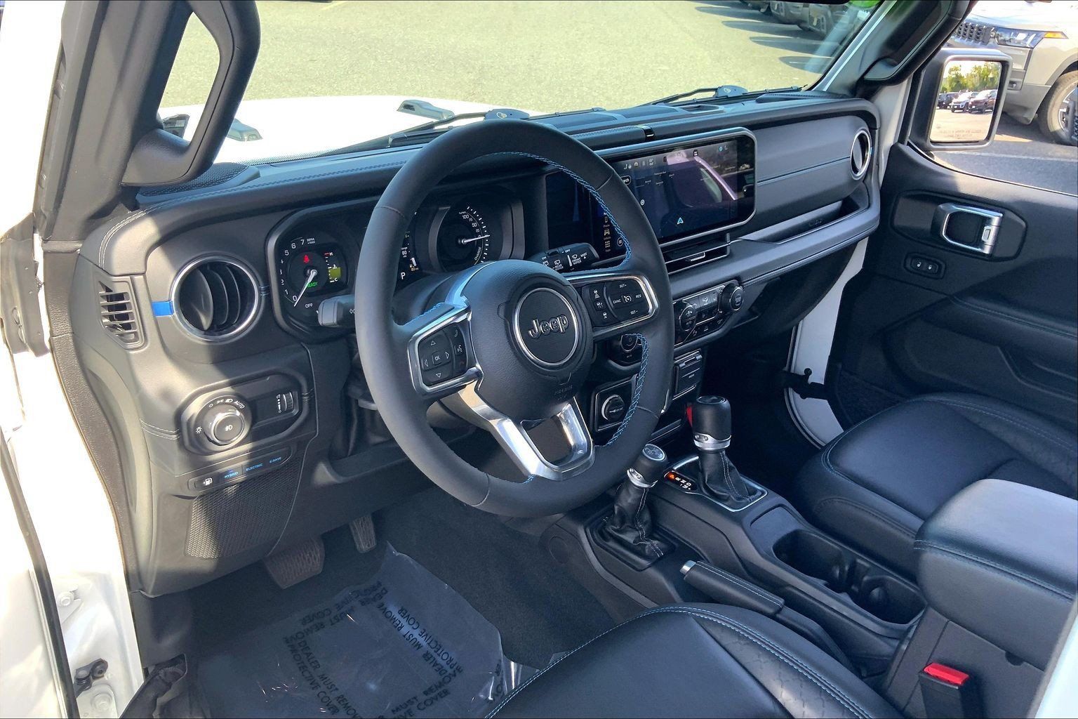 Used 2024 Jeep Wrangler High Altitude AWD/4WD image 17