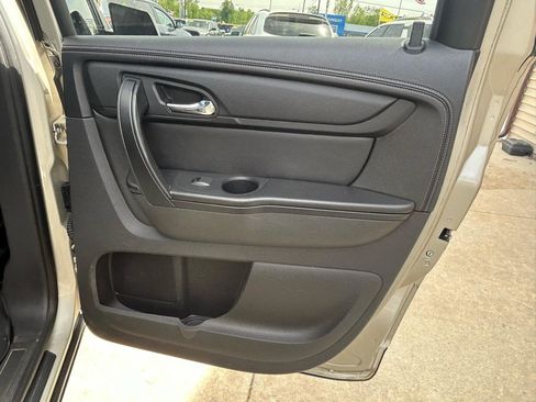 Used 2013 GMC Acadia SLE FWD image 16