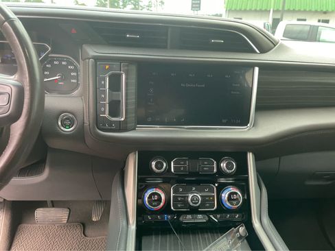 Used 2021 GMC Yukon Denali w/ Denali Premium Package AWD/4WD image 16
