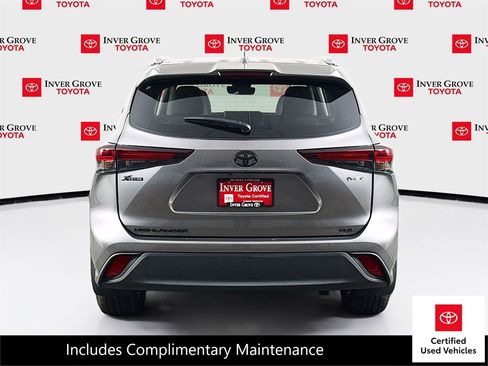Certified 2025 Toyota Highlander XLE image 6