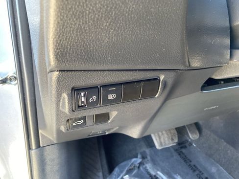 Used 2024 Toyota Corolla Cross XLE w/ Convenience Package image 13