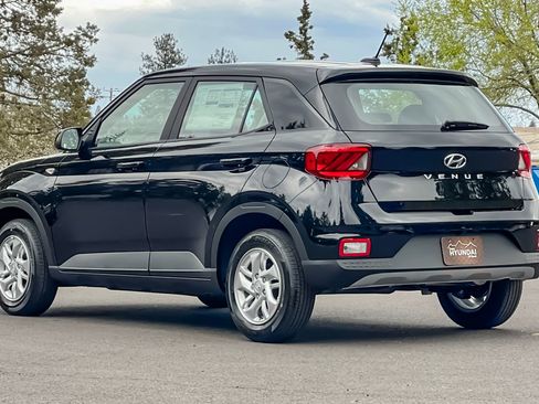 New 2026 Hyundai Venue SE FWD image 6