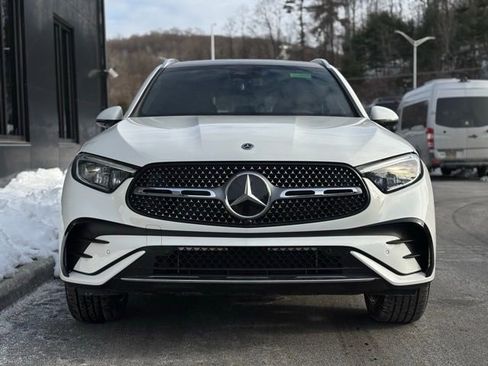 Used 2025 Mercedes-Benz GLC 300 4MATIC image 12