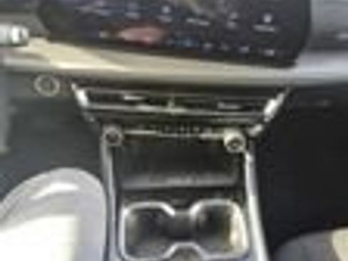 Used 2026 Chevrolet Traverse LT FWD image 14