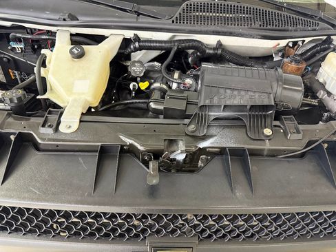 Used 2014 Chevrolet Express 3500 3500 3dr Extended Cargo Van image 52