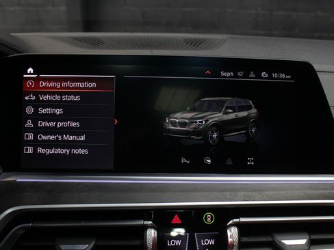 Used 2021 BMW X5 sDrive40i w/ M Sport Package RWD image 67
