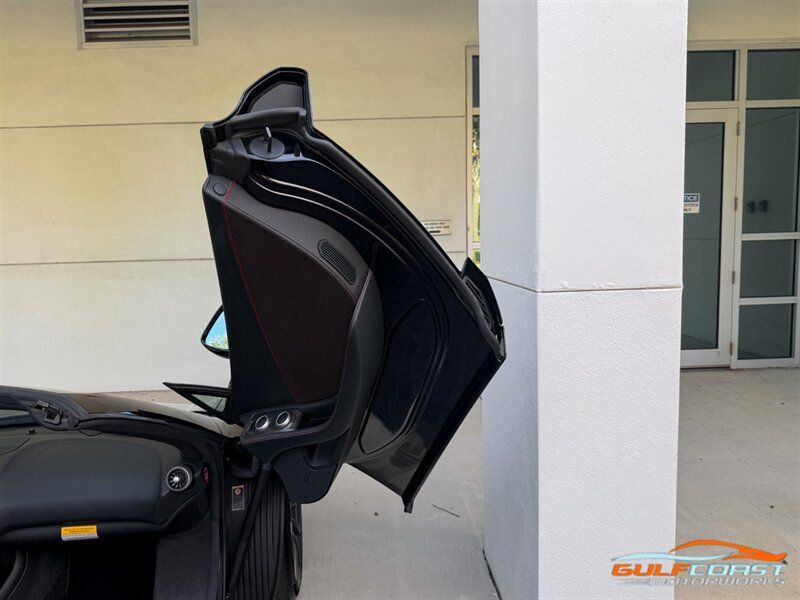 Used 2014 McLaren MP4-12C Spider RWD image 32