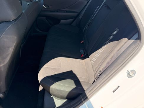 Used 2021 Hyundai Elantra SEL w/ Convenience + Premium Package FWD image 12