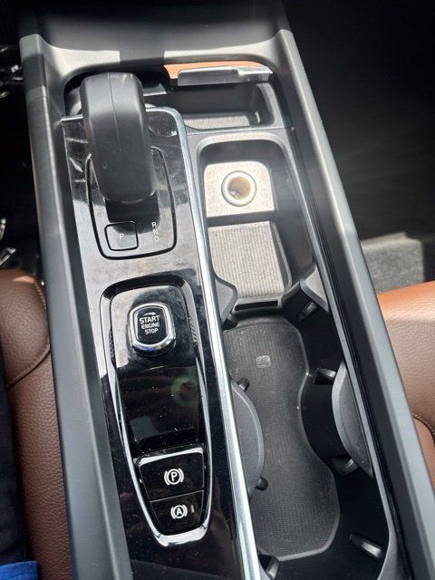 Used 2023 Volvo XC60 B5 Plus AWD/4WD image 21