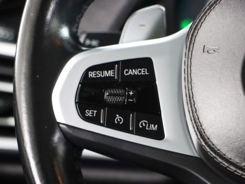 Used 2022 BMW X7 xDrive40i w/ M Sport Package image 13