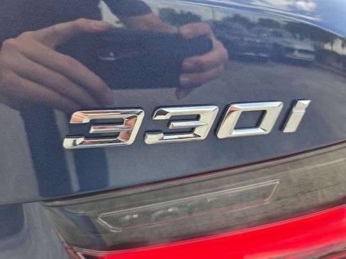 Used 2023 BMW 330i Sedan w/ Premium Package image 14