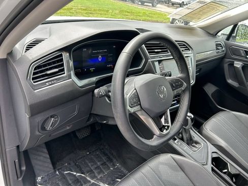 Used 2023 Volkswagen Tiguan SE FWD image 23